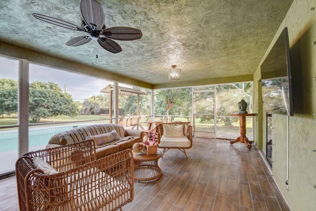 לייק וורת' Ananda Farmhouse And Retreat. מראה חיצוני תמונה