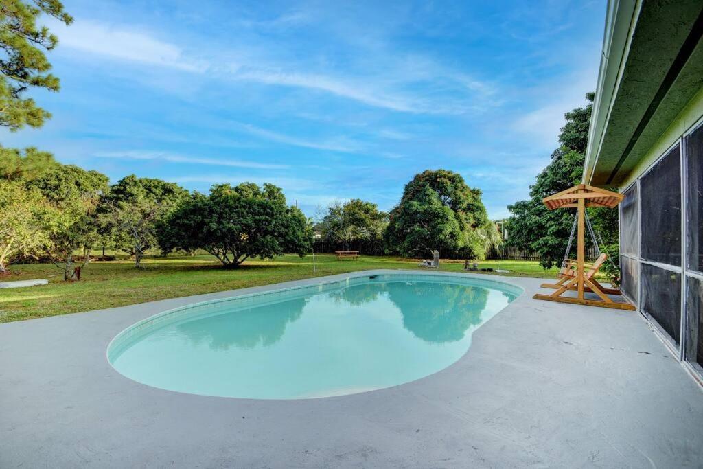 לייק וורת' Ananda Farmhouse And Retreat. מראה חיצוני תמונה