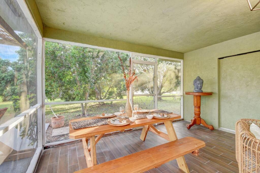 לייק וורת' Ananda Farmhouse And Retreat. מראה חיצוני תמונה